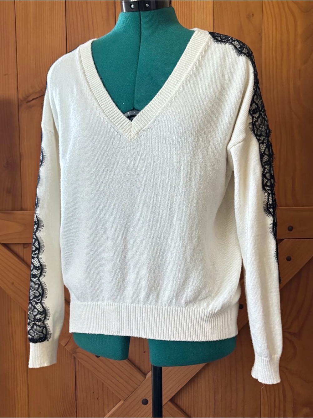 14th & Union Cream V-Neck Sweater with Black Lace Sleeve Trim